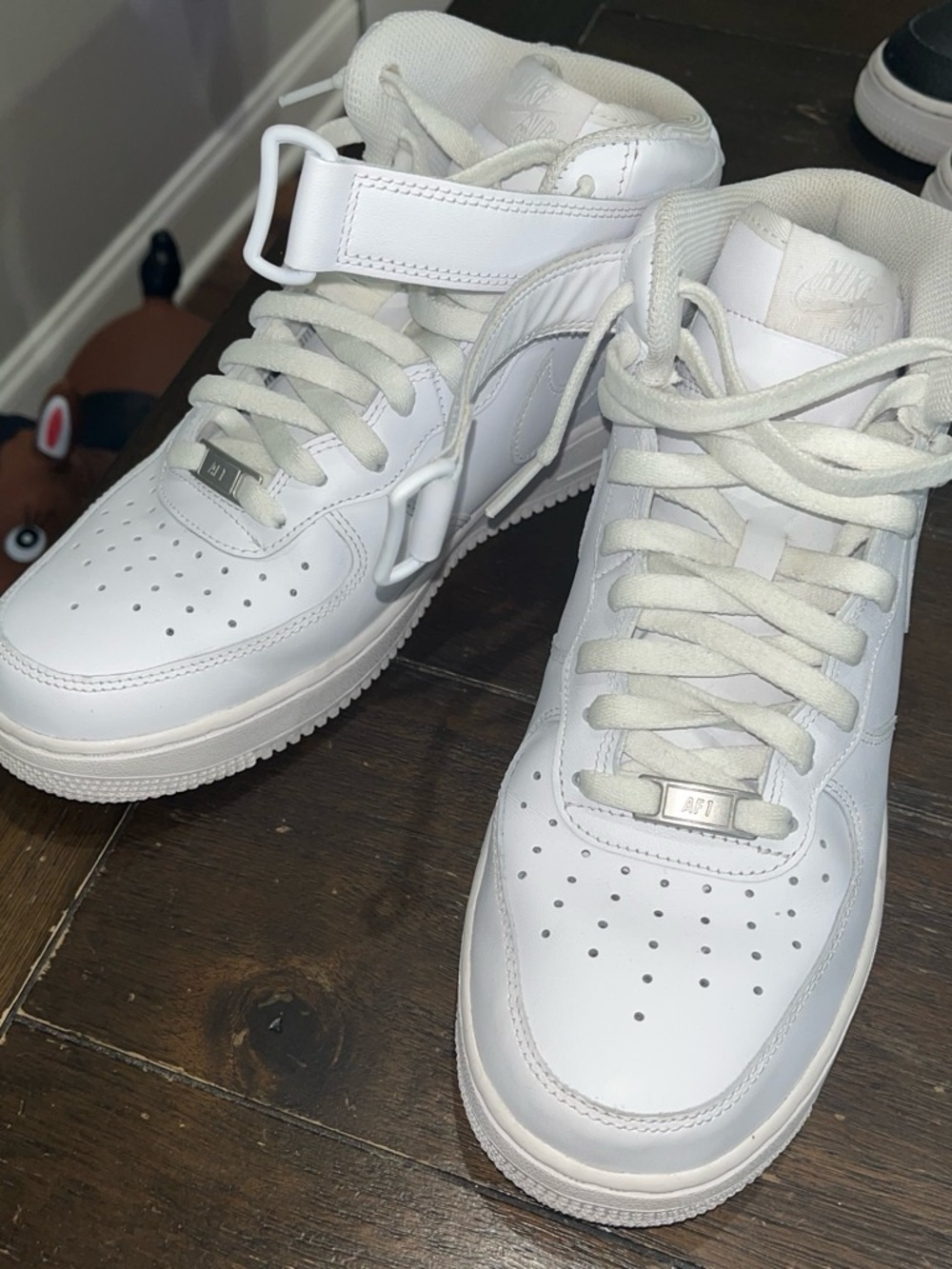 Nike White Men’s High-Top Sneakers with Ankle Strap